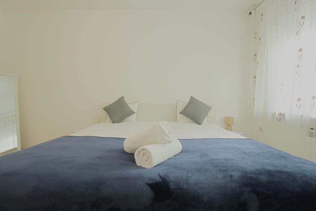 Swan Apartment Zagabria Esterno foto